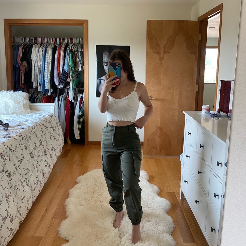 Army green Forever 21 cargo pants